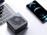 EM780 jest wyposażony w procesor Ryzen 7 7840U, 32 GB pamięci RAM i dwa dyski SSD do wyboru w Europie. (Źródło obrazu: MINISFORUM)
