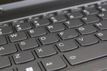 Sprzężenie zwrotne klawiszy nie jest tak pewne i satysfakcjonujące jak w przypadku klawiszy w HP Spectre czy Lenovo z serii ThinkPad