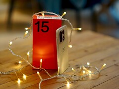 OnePlus 15 został certyfikowany przez FCC i wkrótce będzie dostępny w przedsprzedaży. (Źródło zdjęcia: OnePlus)