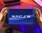 RPCS3 może uruchomić więcej gier PS3 niż kiedykolwiek. Na zdjęciu: Legion Go 2 z logo RPCS3 na górze.