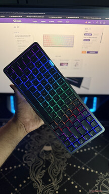 Oświetlenie RGB w modelu Akko Air 01