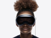 Zestaw słuchawkowy Apple Vision Pro ma co najmniej jednego godnego uwagi krytyka. (Źródło: Apple)