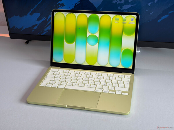 Recenzja: Apple MacBook Neo to zaskakująco dobry i wydajny laptop za 599 USD, choć pozostaje jedna poważna wada.