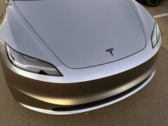 Model 3 z 2026 r. z kamerą w przednim zderzaku i kierunkowskazem. (Źródło zdjęcia: Sawyer Merritt/X)