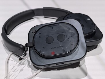 Nothing Headphone (1) Black (źródło obrazu: Notebookcheck)