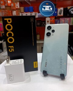 Poco F5 w ciele. (Źródło: JTG Electronicos)