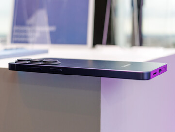 Samsung Galaxy S26 jest nieco cięższy niż Galaxy S25 