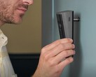 Kamera Ring Peephole Camera 2K przekształca istniejący wizjer w inteligentną kamerę bezpieczeństwa bez konieczności wiercenia otworów