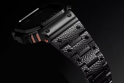 Pomimo solidnej tytanowej bransolety, waga została ograniczona do 112 g (źródło zdjęcia: Casio)