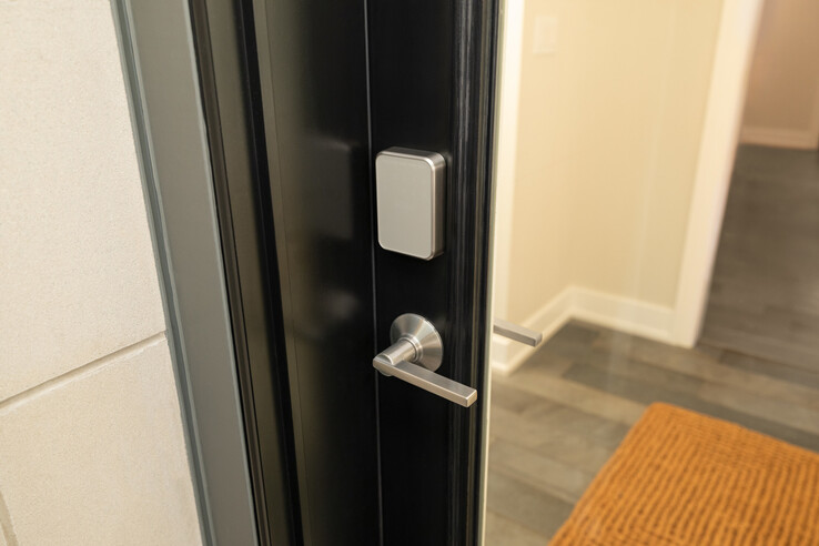 Inteligentny zamek ryglowy Schlage Sense Pro.