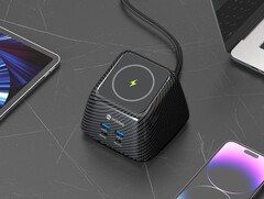 Mobfree SuperDock ma łączną moc 110 W na pięciu portach. (Źródło obrazu: mobfree)