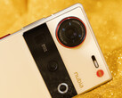 Nubia Z70S Ultra Photographer Edition wydaje się mieć tę samą podstawową konstrukcję, co Z70 Ultra na zdjęciu. (Źródło zdjęcia: ZTE)