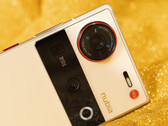 Nubia Z70S Ultra Photographer Edition wydaje się mieć tę samą podstawową konstrukcję, co Z70 Ultra na zdjęciu. (Źródło zdjęcia: ZTE)