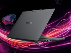 Laptop Yoga Pro 7 15ASH11 waży 1,71 kg.