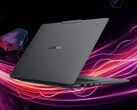 Laptop Yoga Pro 7 15ASH11 waży 1,71 kg.