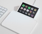Na zdjęciu: 15-klawiszowy moduł Stream Deck zamontowany na gładziku. Hobbyści mogą teraz dodawać przyciski Stream Deck do swoich niestandardowych konstrukcji bez konieczności burzenia wersji detalicznych. (Źródło zdjęcia: Elgato)