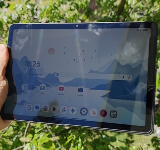 Recenzja tabletu Lenovo ThinkTab X11 do użytku na zewnątrz
