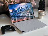 Recenzja Dell XPS 16 9640 - multimedialny laptop z ekranem OLED 4K i irytującym paskiem dotykowym
