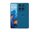 Motorola Edge 60 Fusion w kolorze Pantone Mykonos Blue jest czwartą opcją kolorystyczną, w której można nabyć telefon. (Źródło zdjęcia: Motorola)