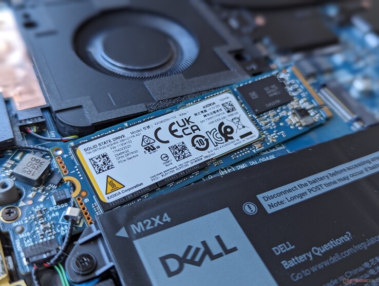 Obsługuje dyski SSD NVMe o pełnej długości 2280