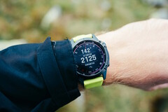 Nowoczesne smartwatche Garmin obsługują również połączenia alarmowe przez satelitę