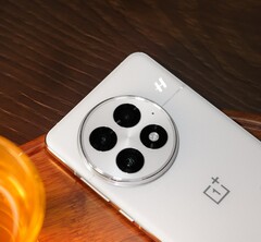 OnePlus 13 (źródło zdjęcia: Zhou Jiahuiang)