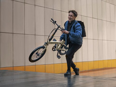 Składany rower elektryczny ADO Air wkrótce rozpocznie crowdfunding na Indiegogo. (Źródło obrazu: ADO)
