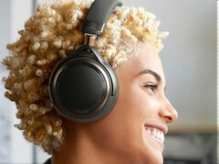 Bezprzewodowe słuchawki Audio-Technica ATH-AL5NC odtwarzają muzykę w wysokiej rozdzielczości, zapewniając szeroką i przestronną scenę dźwiękową dzięki konstrukcji z otwartym tyłem.