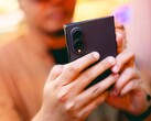 W przypadku zbyt wysokiej temperatury Samsung Galaxy Z Fold8 zmniejsza rozdzielczość zdjęć o połowę.