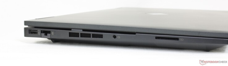 Po lewej: USB-A 5 Gbps, Gigabit RJ-45, zestaw słuchawkowy 3,5 mm, czytnik kart SD
