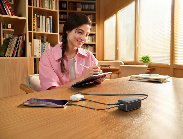 Power bank Rapid (10K, 45 W) oferuje łącznie trzy porty wyjściowe