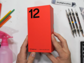 OnePlus 12. (Źródło: JerryRigEverything via YouTube)