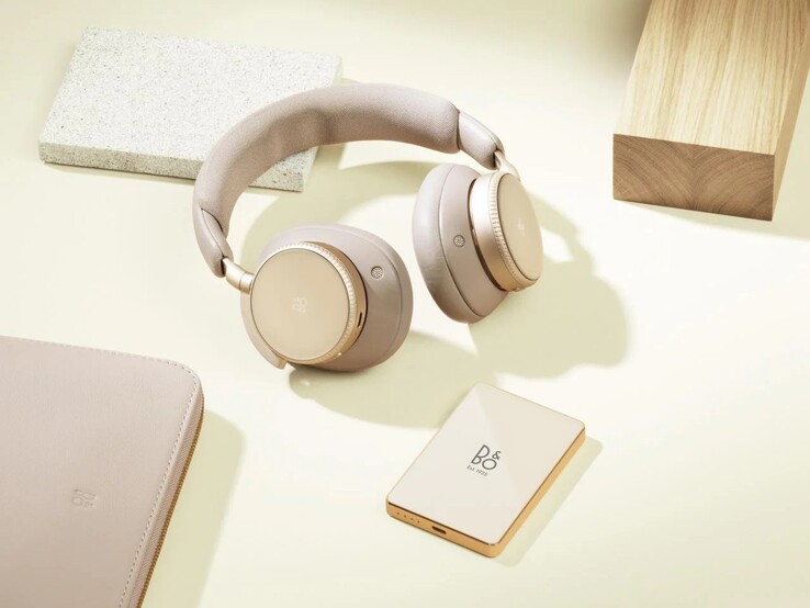 Powerbank marki Bang & Olufsen w kolorze Hourglass Sand