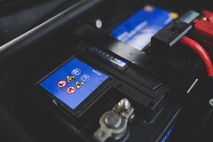 SK On pracuje nad długowiecznością akumulatorów półprzewodnikowych do pojazdów elektrycznych (źródło zdjęcia: Pixabay)