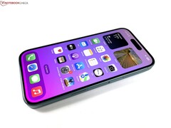 Przód nadchodzącego Apple iPhone'a 17 prawdopodobnie pozostanie taki sam jak iPhone'a 16 na zdjęciu powyżej. (Źródło obrazu: własne)
