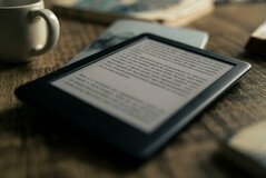 Jeśli poważnie myślą Państwo o czytaniu, Kindle nie jest luksusem... to oczywisty kolejny krok (Źródło zdjęcia: felipepelaquim na Unsplash)