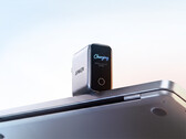 Ładowarka Laptop Charger Pro rozpoznaje laptopy z systemem Mac i Windows. Na zdjęciu: zdjęcie promocyjne ładowarki przedstawiające funkcję rozpoznawania.