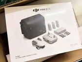DJI Mini 2 SE nie może nagrywać filmów w 4K, w przeciwieństwie do swojego imiennika. (Źródło obrazu: @JasperEllens &amp; @DealsDrone)
