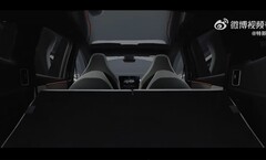 Wnętrze nowego SUV-a Tesla Model Y L (źródło zdjęcia: Tesla na Weibo)