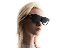 Xreal Aura waży zaledwie 95 gramów mimo zastosowania wyświetlaczy Micro-OLED.
