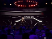 CEO AMD Lisa Su podczas imprezy premierowej Zen 4 teasowała nienazwany procesor graficzny RX 7000. (Źródło: AMD)