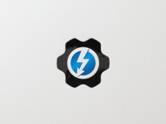 Laptopy firmy Framework mają już oficjalnie certyfikat Thunderbolt 4. (Image via Framework and Intel w/ edits) 