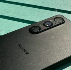 Wygląda na to, że Xperia 1 VI będzie sprzedawana ze względu na swoje możliwości zoomu. (Źródło obrazu: Trusted Reviews)