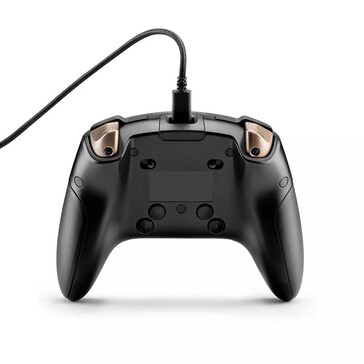 Kontroler ma dodatkowe przyciski z tyłu (źródło obrazu: Thrustmaster)