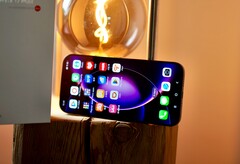 Model Xiaomi 17 Max może pochwalić się imponującą pojemnością baterii wynoszącą 8 000 mAh.