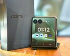 Wyświetlacz zewnętrzny pochodzi z modelu Razr Ultra 2026; w pozostałych obszarach w modelu Razr Plus 2026 zastosowano rozwiązania oszczędnościowe, aby utrzymać niższą cenę.