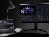 AORUS FO32U2P posiada certyfikaty VESA ClearMR 13000 i DisplayHDR 400 True Black. (Źródło obrazu: Gigabyte)