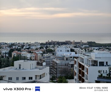 Vivo X300 Pro 12 MP, teleobiektyw 85 mm.