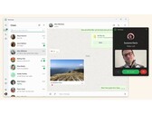 Obraz promocyjny WhatsApp na Windows 11 przedstawiający interfejs użytkownika czatu na beżowym tle. (Źródło obrazu: Microsoft Store)