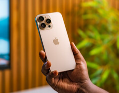Apple może uratować poważną aktualizację aparatu dla iPhone'a 18 Pro i iPhone'a 18 Pro Max. (Źródło zdjęcia: Sayan Majhi - Unsplash)